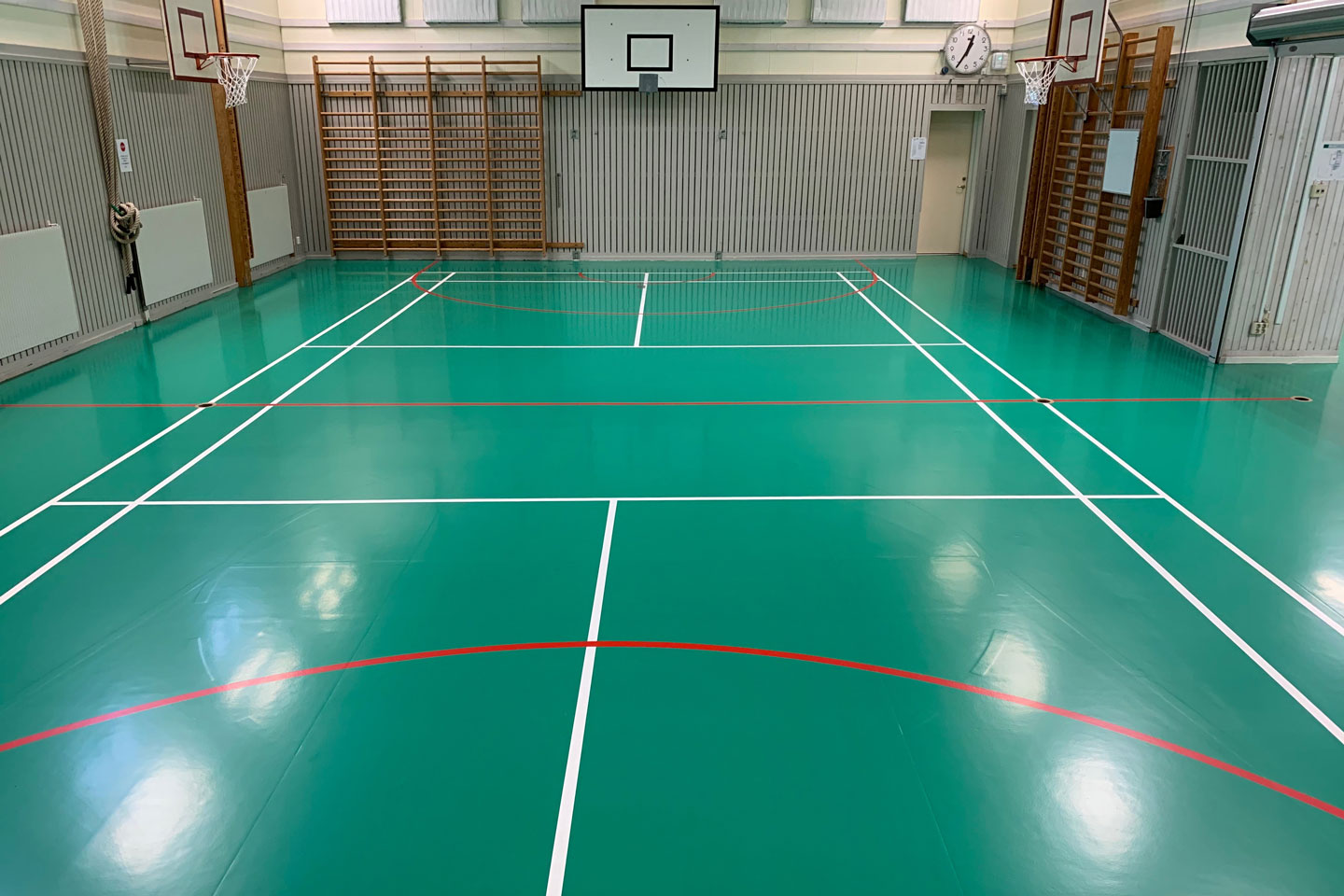 Sporthalle nach der Bodensanierung