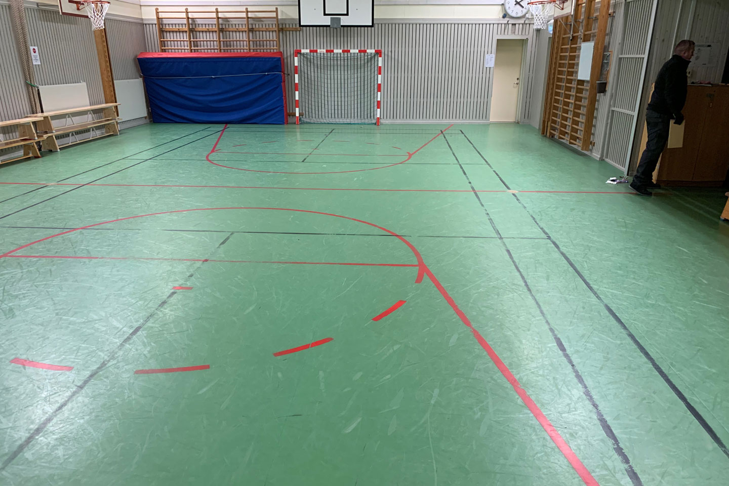 Sporthalle vor der Bodensanierung