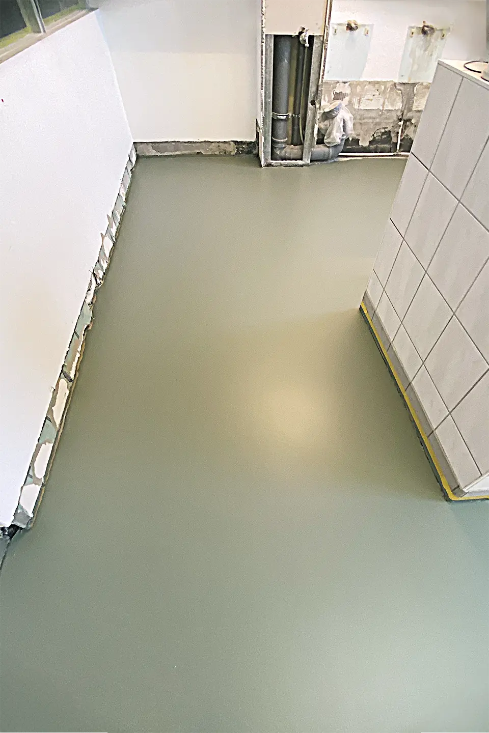 Sanitärbereich nach der Bodensanierung